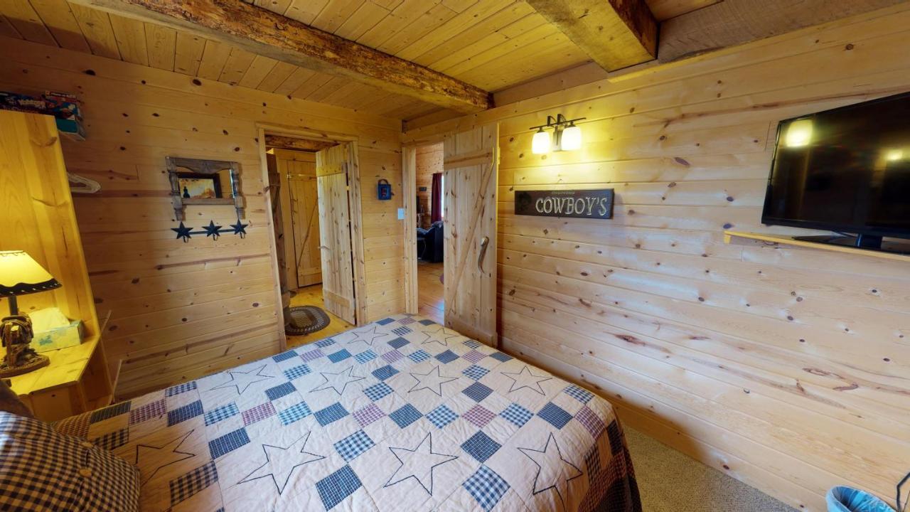 Ranch Mountain Cabin, Stunning! Campfire, Hiking Holiday home Monticello