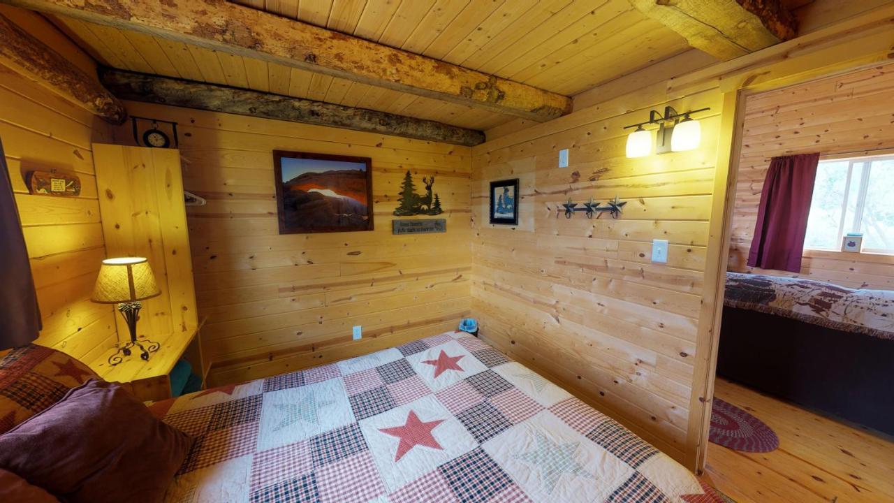 Ranch Mountain Cabin, Stunning! Campfire, Hiking Holiday home Monticello