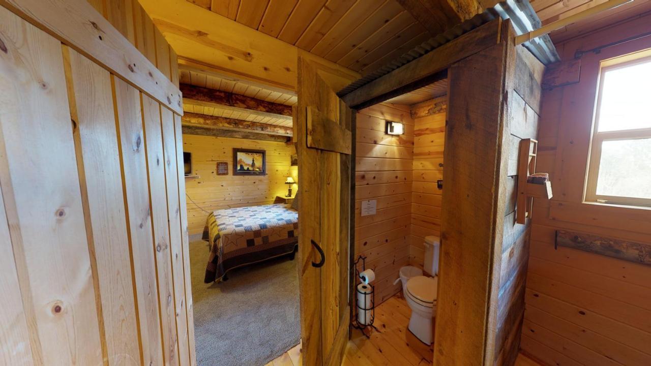 Holiday home Ranch Mountain Cabin, Stunning! Campfire, Hiking Monticello